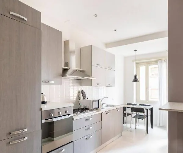 -stazione Tiburtina•metro•wi-fi•netflix Apartment *